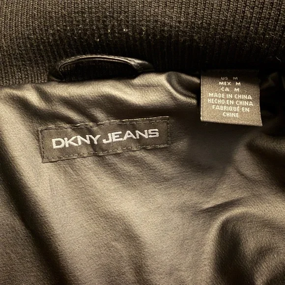 DKNY Men's Classic Black Puffer Jacket - Picture 5 of 10